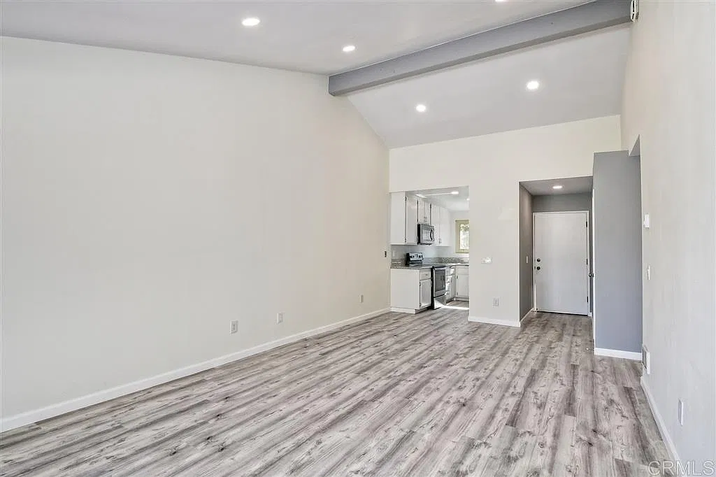 2 bed, 884 sqft, $3,500 — Photo 3