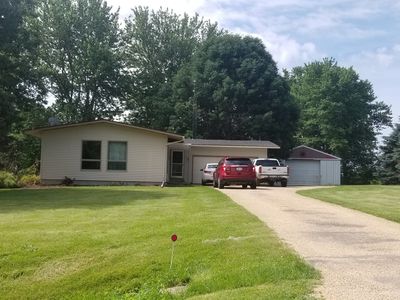 25063 Genesee Rd, Sterling, IL, 61081