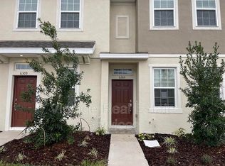 6305 Fairmont Ln, Palmetto, FL 34221
