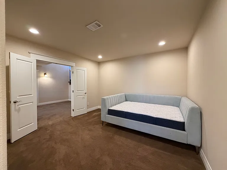 6265 Diamond Ridge Pkwy — Photo 36