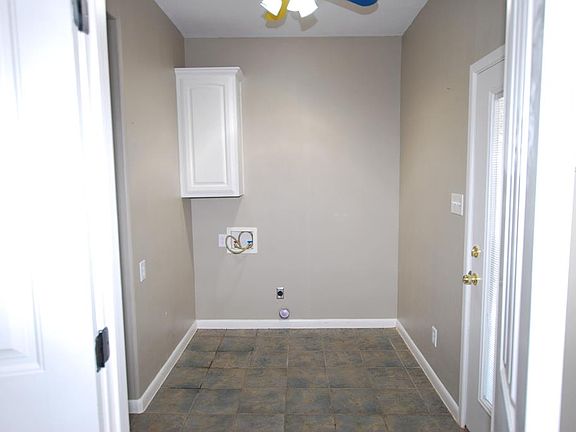 5th image of 1608 Sandalwood Ln