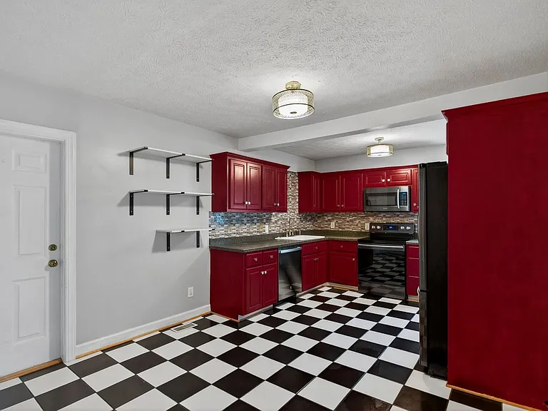 114 Battle Rd — Photo 9