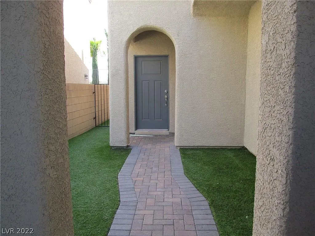 109 Elm Reed Ave — Photo 3