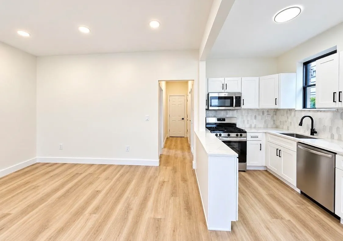 1 bed, 1.0 bath, $2,350 — Photo 4
