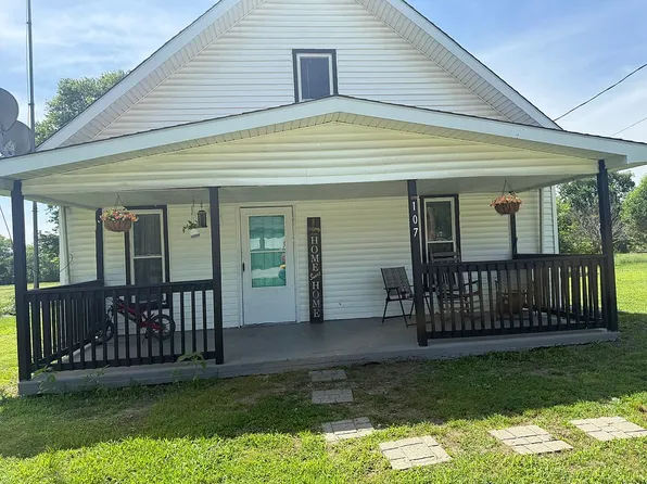 107 N 3rd St, Clarksdale, MO 64430