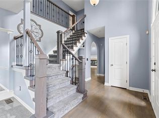 1313 SW Pebble Ln, Lees Summit, MO 64082