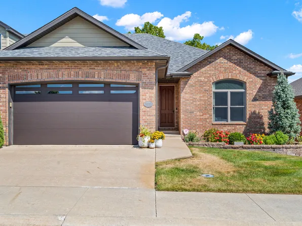 5703 Bower Ln, Columbia, MO 65201