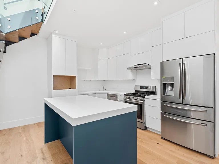 807 Treat Ave — Photo 6
