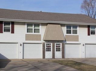 905 SW Kings Cross Rd, Blue Springs, MO 64014