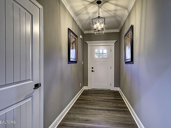 5th image of 3858 Doral Dr