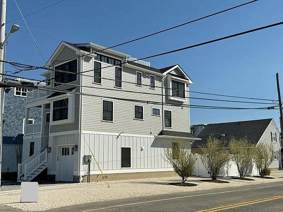 3rd image of 100 E Colorado Ave W