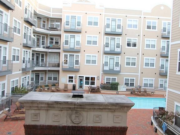 3rd image of 3000 Vanderbilt Pl APT 218