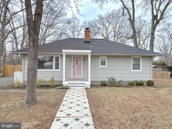 10 Blair Rd, Fredericksburg, VA 22405