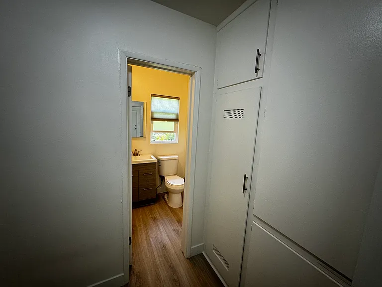2032 S Shenandoah St #4 — Photo 24