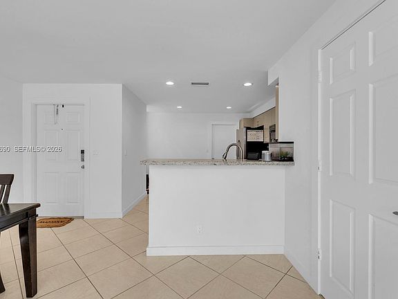 5th image of 1418 Barcelona Way #6-23