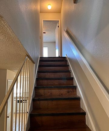 3rd image of 10651 Starcrest Dr