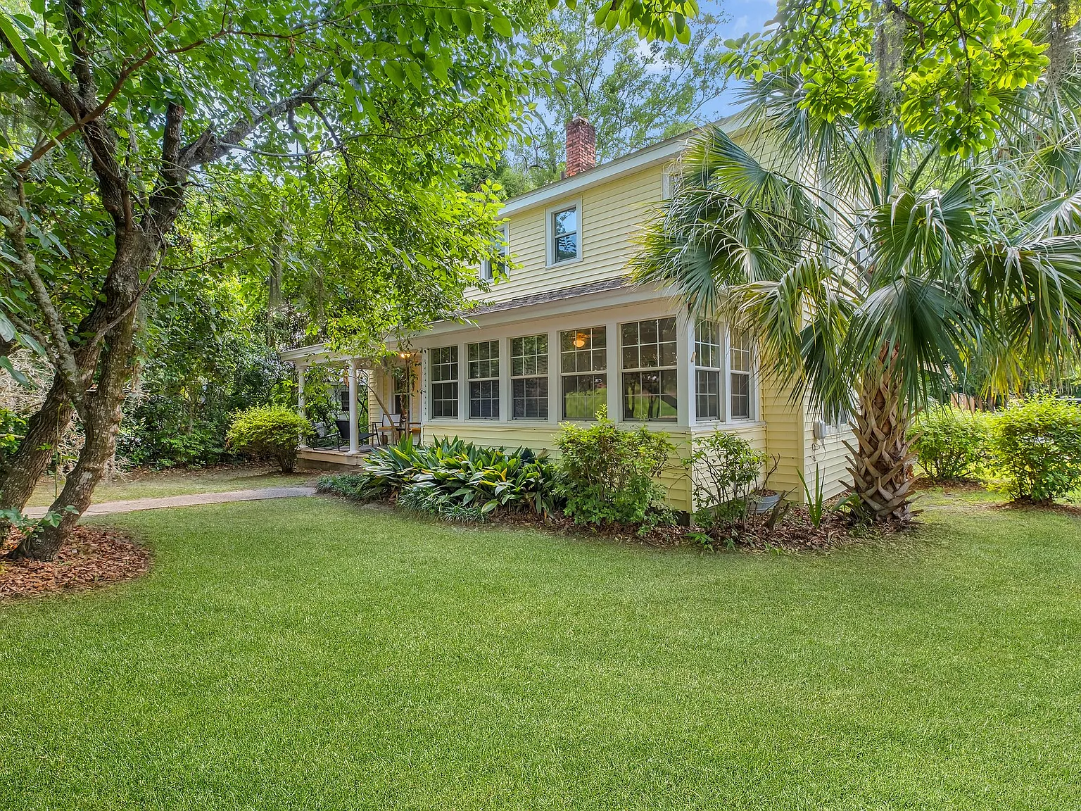 4 bed, 1700 sqft, $2,600 — Photo 3