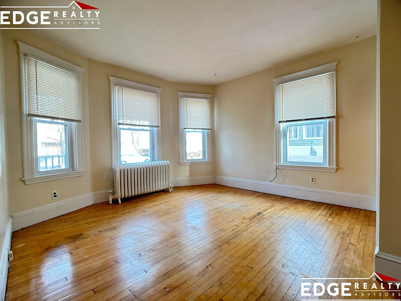 4 bed, 1.5 bath, $3,900 — Photo 1