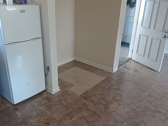 5th image of 2210 Thonotosassa Rd #1