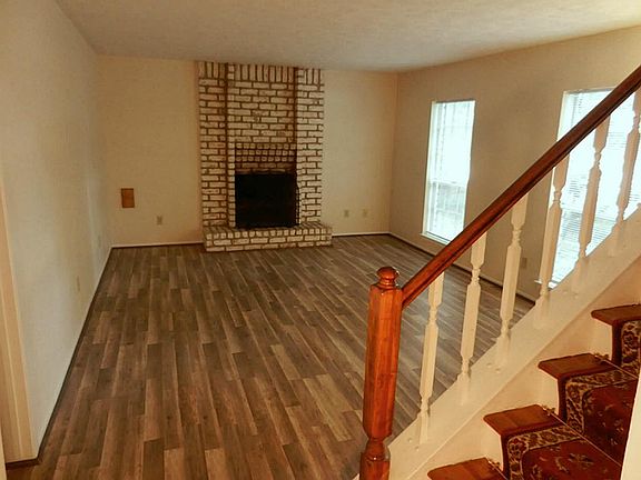 3rd image of 2202 Riverford Dr