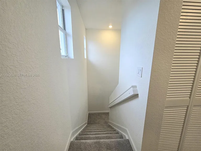 2423 SE 30th St — Photo 10