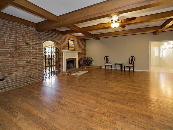3rd image of 4809 Whitefield Blvd