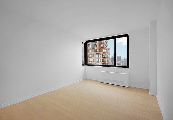 4th image of 124 W 60th St APT 23H