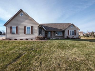 N566 Westview DRIVE, Oconomowoc, WI, 53066