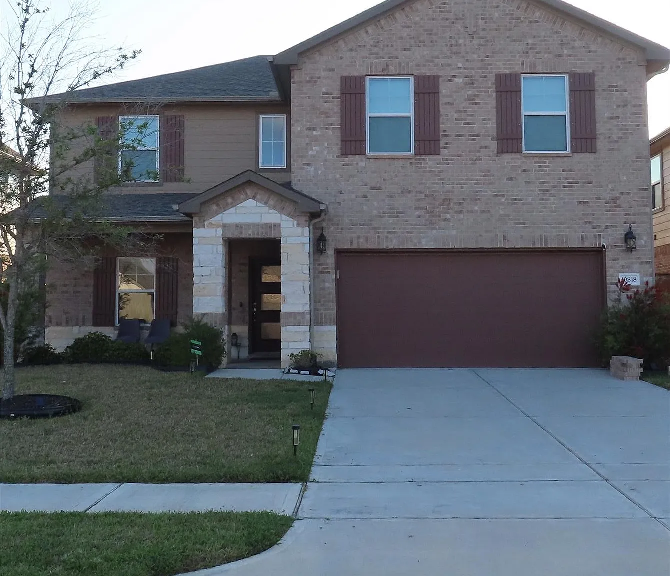 4 bed, 3.5 bath, 2621 sqft, $2,800 — Photo 1