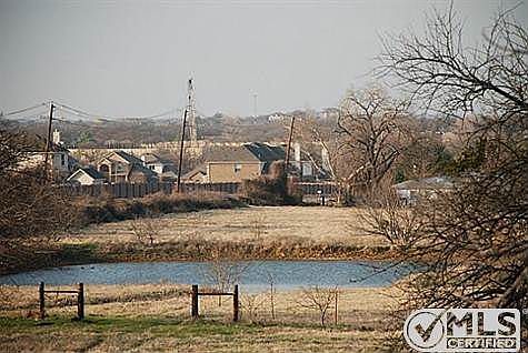 3rd image of 925 Mansfield Cardinal Rd