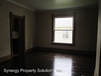 3rd image of 356 N Pearl St