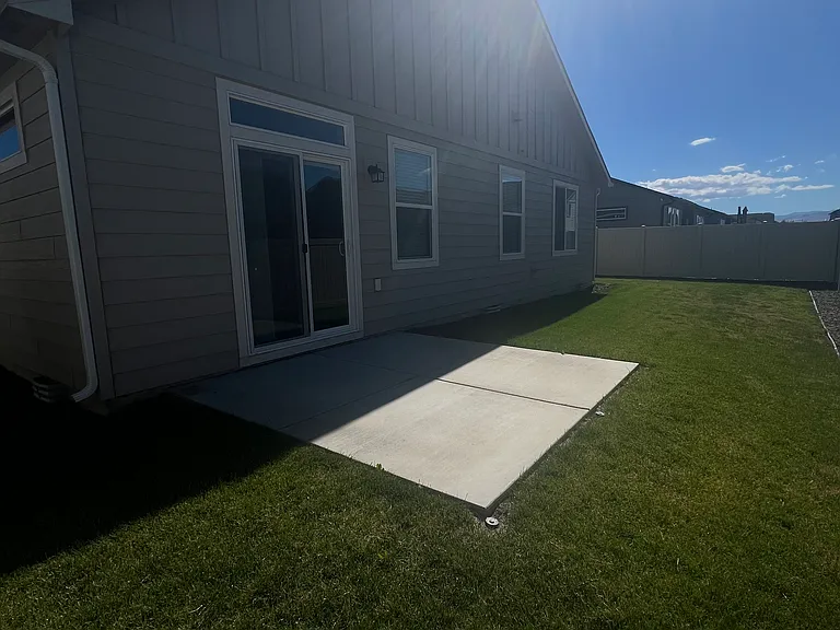 6105 Judd Ave — Photo 10