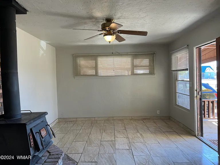 406 N 1st Ave — Photo 3