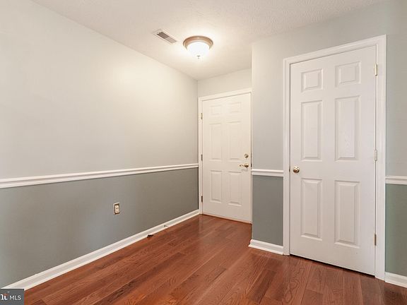 5th image of 303 Willrich Cir Unit J