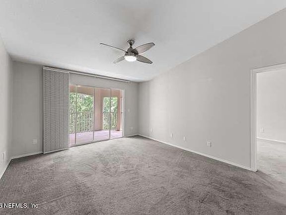4th image of 13810 SUTTON PARK Drive N #936