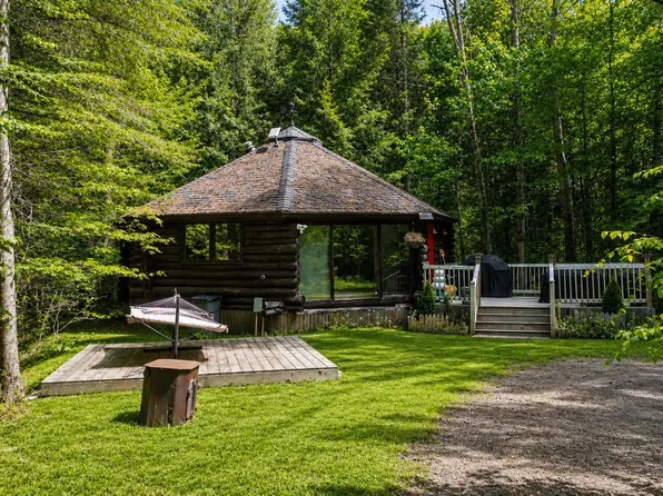 438 Old Bradley Road, St. Johnsbury, VT 05819