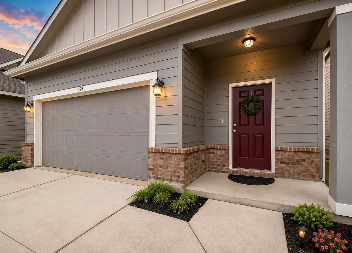 3 bed, 2.0 bath, 1376 sqft, $1,700 — Photo 2