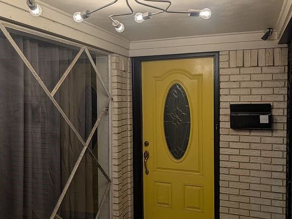 3rd image of 8747 Mosswood Dr