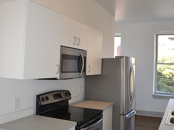 2nd image of 445 W McMicken Ave #3