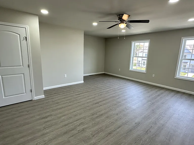 226 Rojan Rd — Photo 14