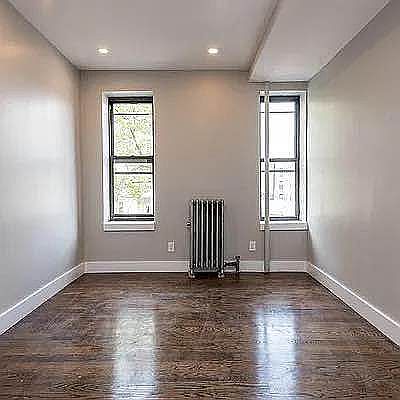 3rd image of 370 E 23rd St #4R