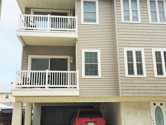 Exterior (Top Floor Unit)