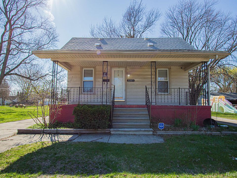 1st image of 22871 Hayes Ave