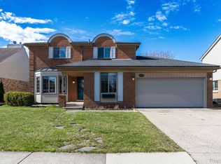 47183 Meadowbrook Dr, Macomb, MI 48044