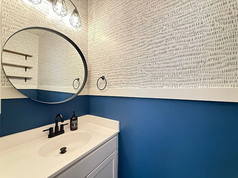 303 Breezeway Dr — Photo 27