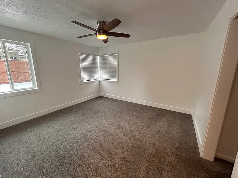 2170 E Fardown Ave — Photo 11