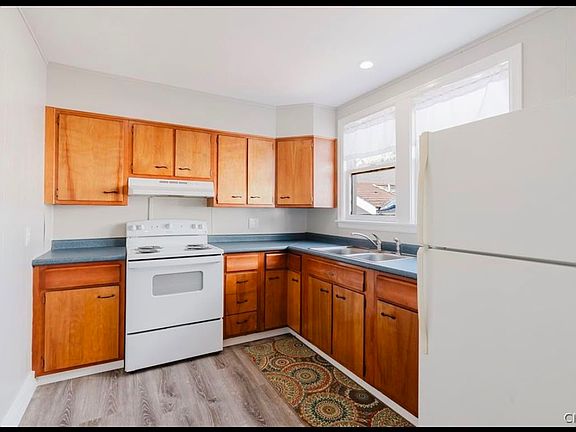 5th image of 3110 Washburn St #1