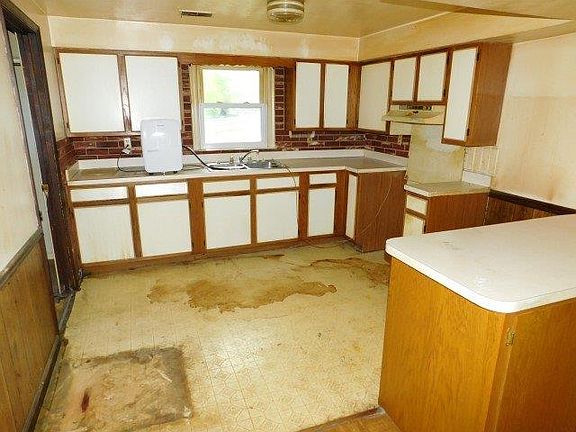 3rd image of 613 Westover Ave