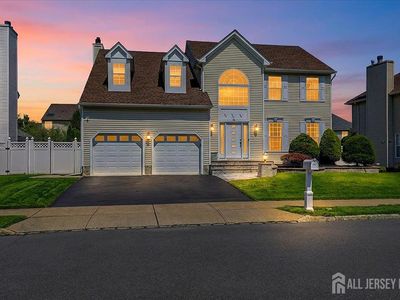 18 Trish Ct, Matawan, NJ, 07747