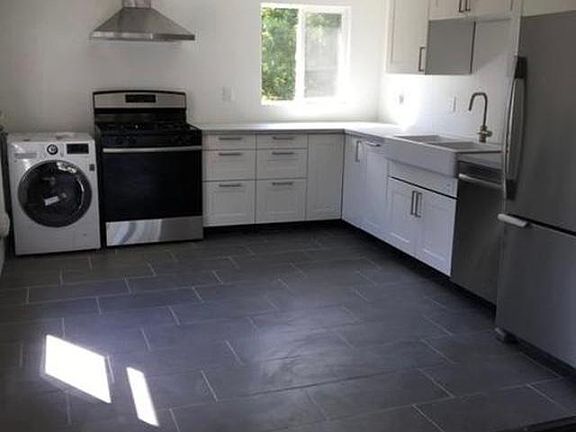 5th image of 333 Baker St #B